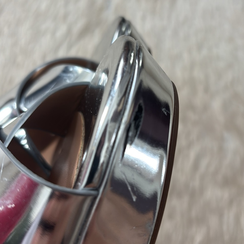 AEROSOLES Silver Slide Sandals with Metallic Finish - Picture 4 of 6